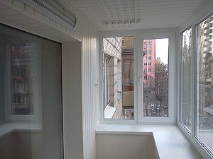 отделка балкона панелями